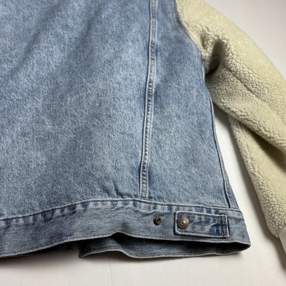 Levi's Jacket Womens Medium Ex-Boyfriend Sherpa‎ Trucker Denim Jean Coat $89 OOS - Picture 16 of 16